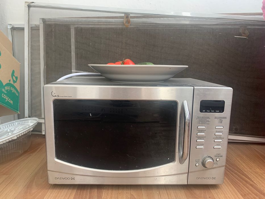 Микроволновка срочно продается