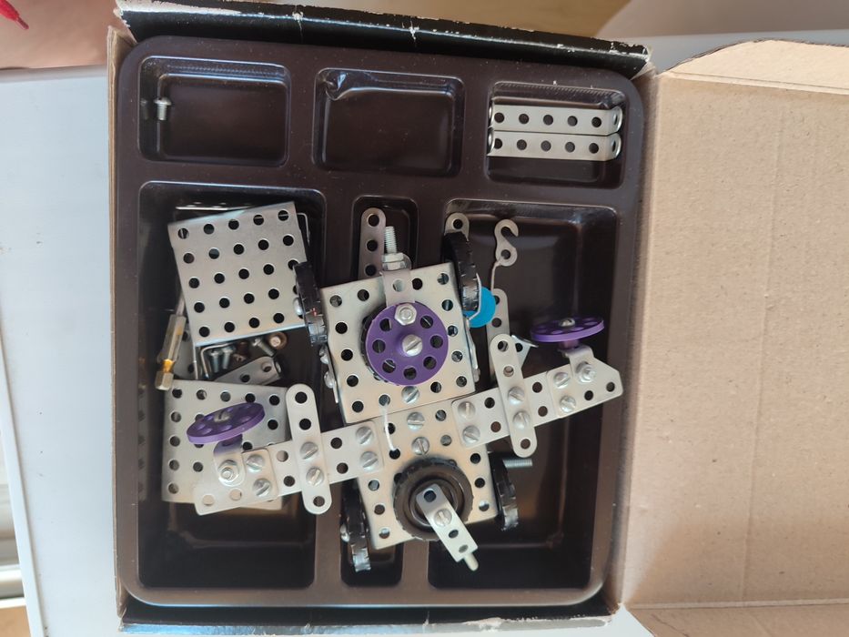 Конструктор металлический от 6-10 лет