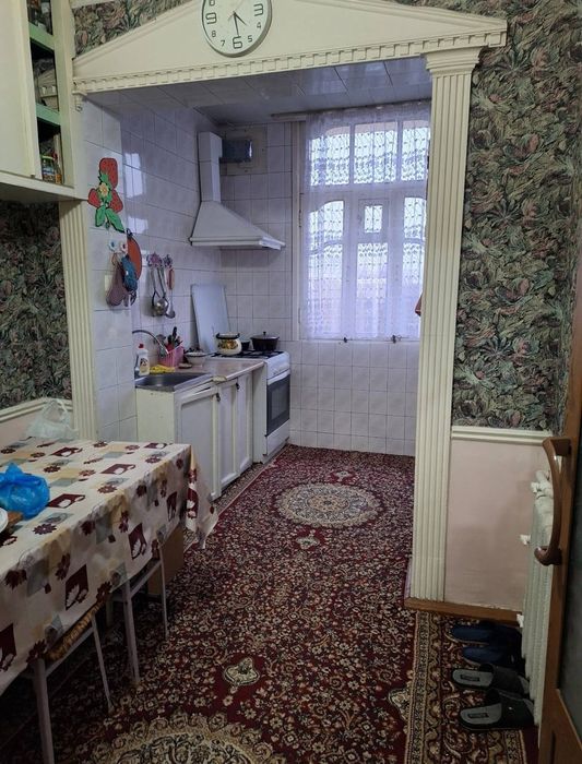 Юнусабад 15кв 5/5/5 Балкон: 2*6