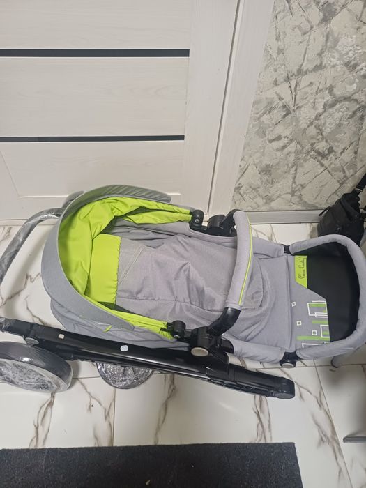 Продаётся фирменный коляска Pierre carden