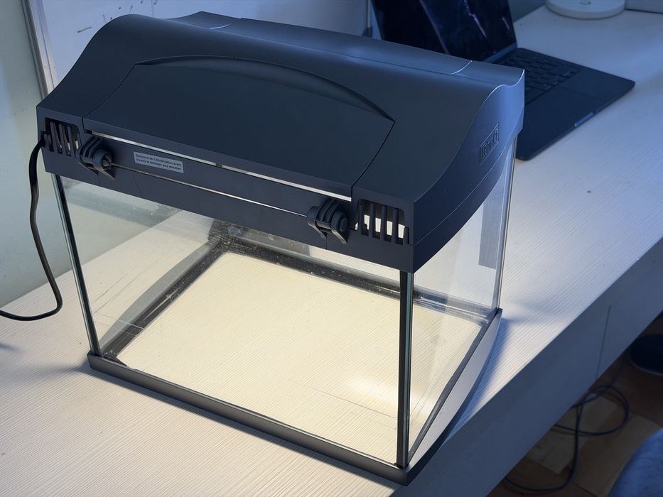 Acvariu Tetra 20L + pompa aer Tetra