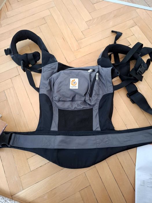 Ергономична раница за бебе  Ergobaby
