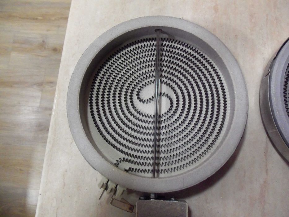 Плоча за керамичен плот- Ø165, 1200W/230v цената е за 1 бр плоча