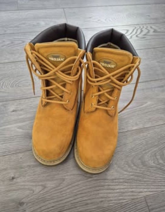 Safety boots for men / предпазни (защитни) мъжки обувки