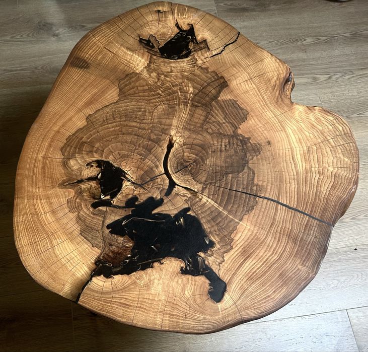 Уникална маса от масив дъб и метал