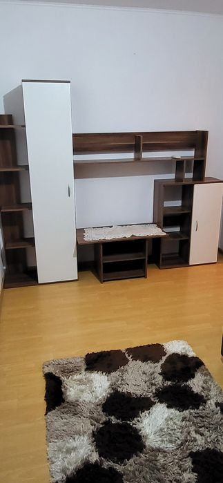 Închiriez apartament