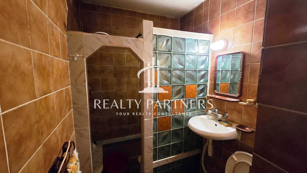 Преустроен в двустаен апартамент в кв. Мошино гр. Перник