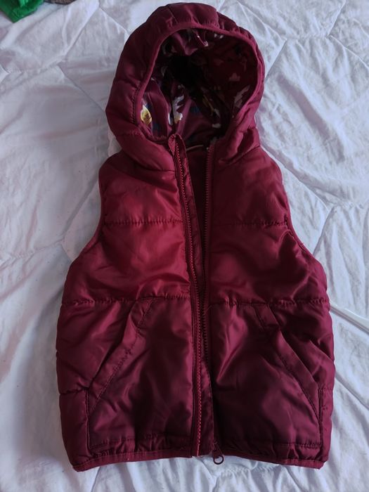 2 броя грейки без ръкави, с качулка