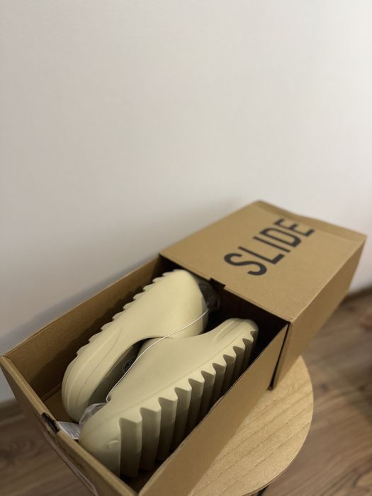 Papuci Adidas Yeezy Slide