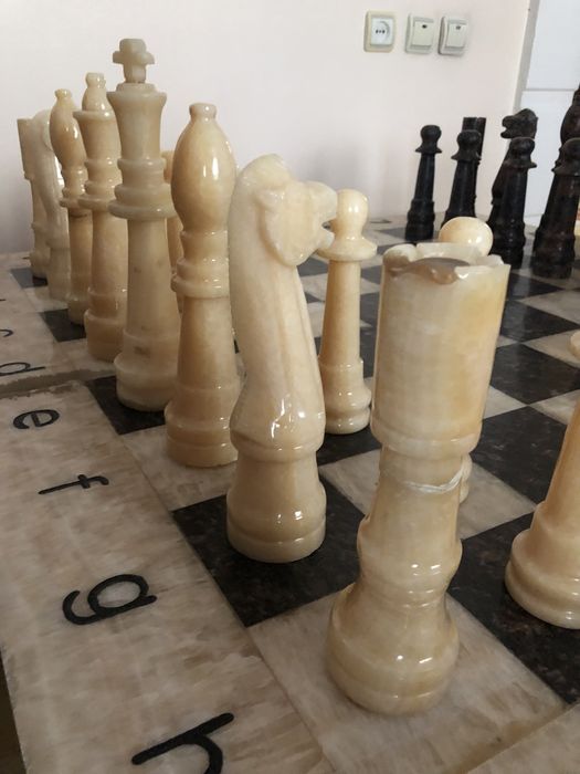 Шахматы огромные из оникса