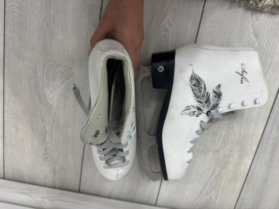 Продам коньки в хорошем состоянии