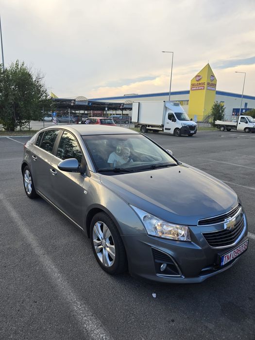 Vând Chevrolet Cruze