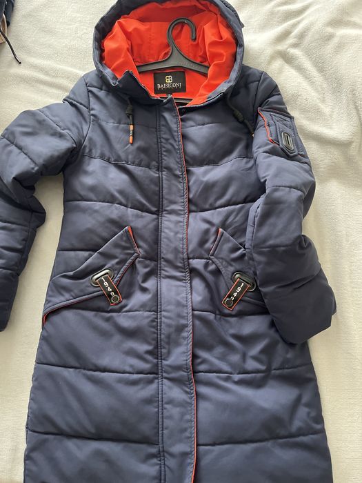 Продам все вместе: шубу  мутон и пуховик