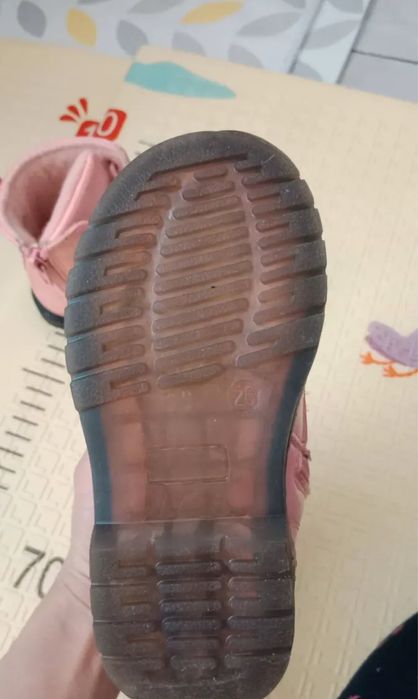 Продам ботинки на девочку