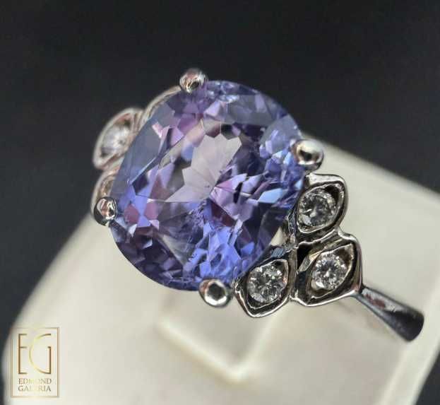 Inel din aur alb, decorat cu tanzanit și diamante