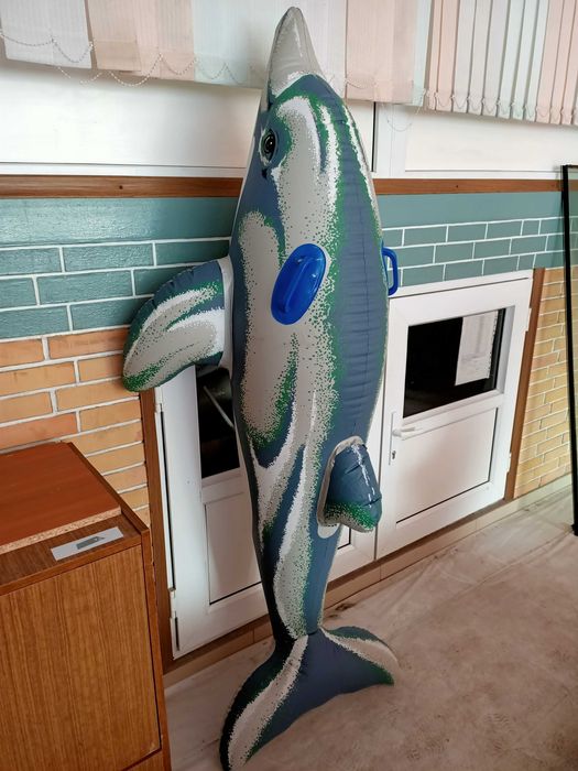 Продается надувная игрушка для плавания