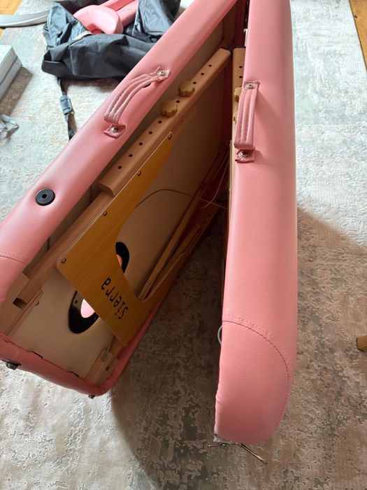 Masa de masaj corporal in stare foarte buna.