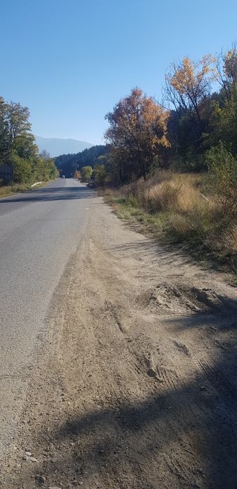 Продава имот при автокъщите в гр.Дупница