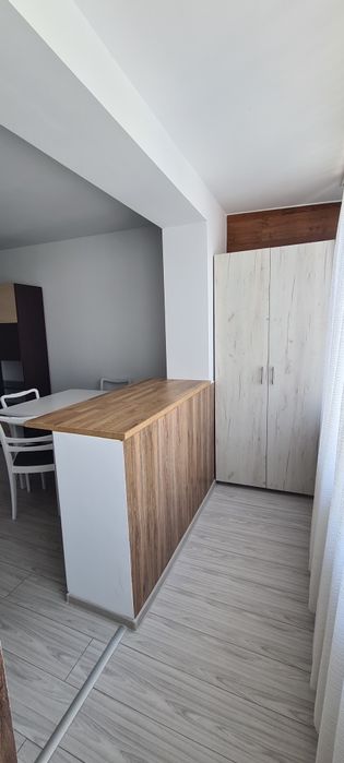 Închiriez apartament cu o cameră ultracentral strada Regele Mihai (Bld București)