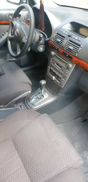 Продаю тойоту авенсис