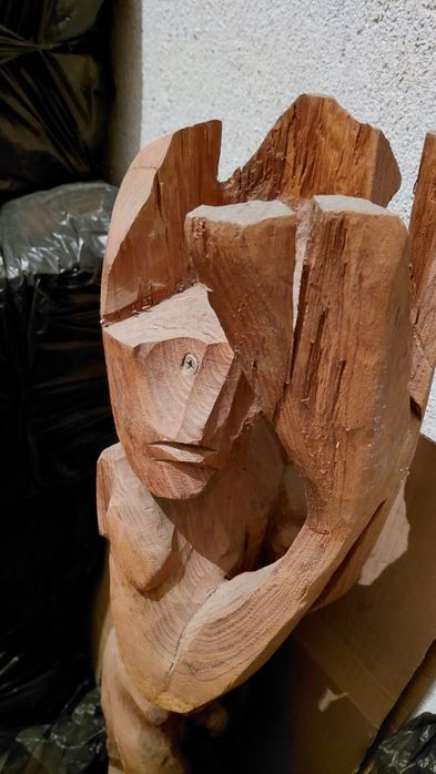 Дървена фигура височина 1 метър