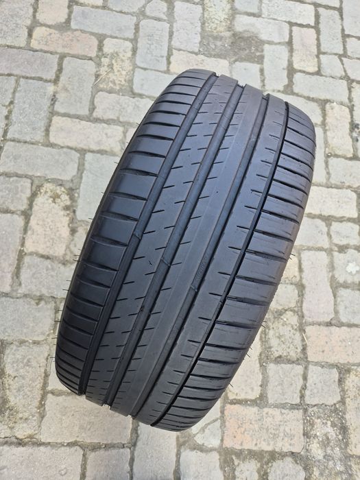 O bucată 255/40 R20 vară - una Michelin Hankook