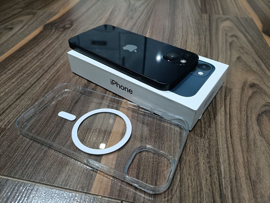 Смартфон Apple iPhone 13 128Gb черный