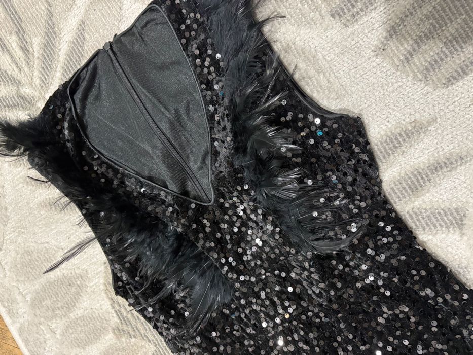 Нова черна елегантна рокля и блузка на nike