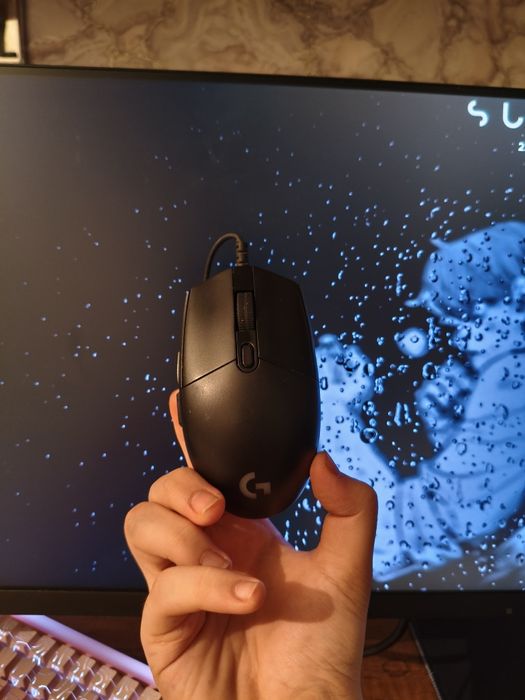 Продам игровую мышку Logitech G102