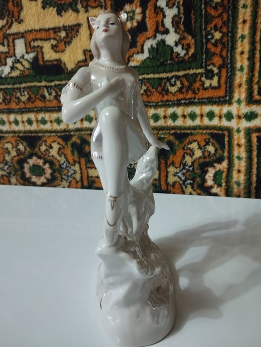 Фарфоровая статуэтка. Тематика: балет
