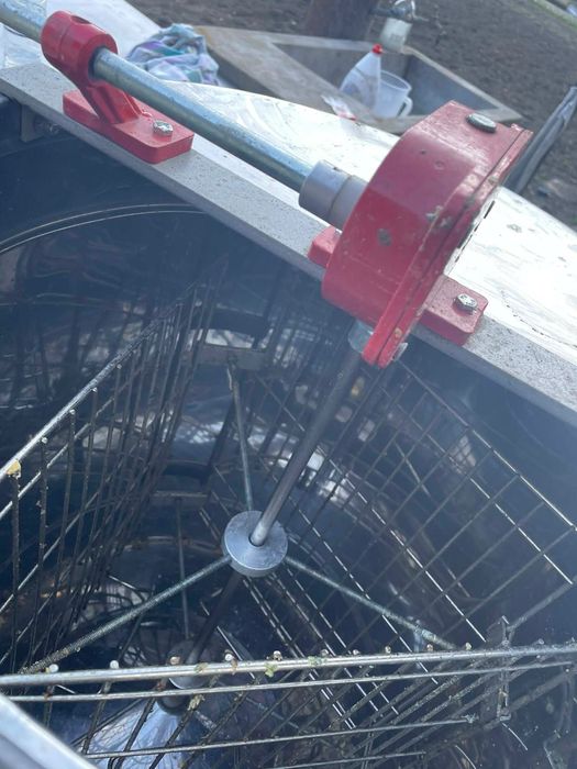 Центрофуга за мед