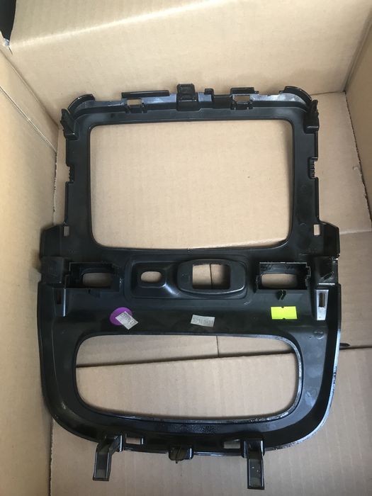 Штатная магнитола Duster