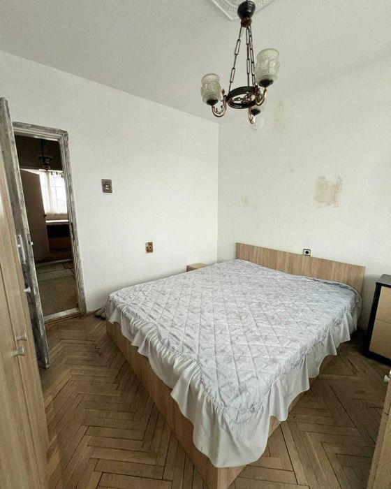 Тристаен апартамент с гледка към Боровата гора в кв. Боровец,