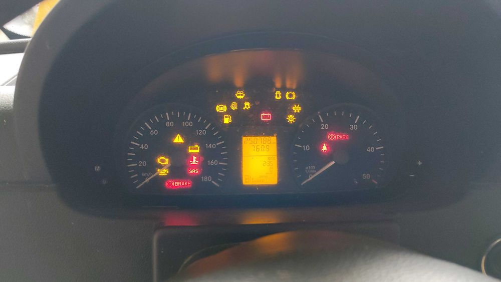 Sprinter 2012 klimă 7 locuri.recent înmatriculat.