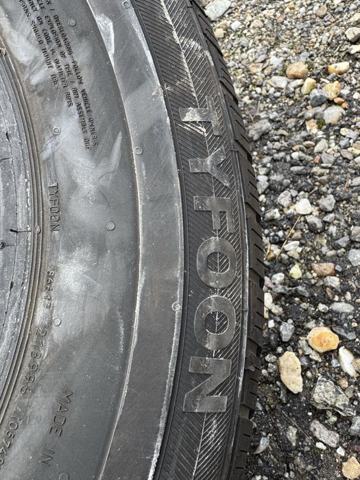 2 anvelope Barum / 2 anvelope Tyfoon - 185 R14C