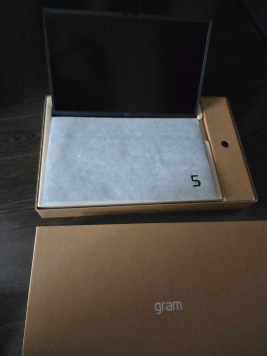 LG Gram 15Z80T, 15.6", NOU, procesor AMD Ryzen AI 7 350, Model 2025