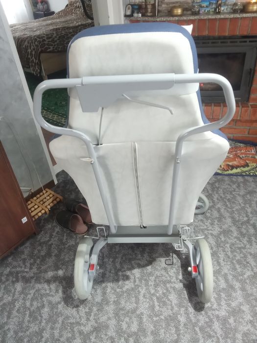 Fotoliu rulant pentru persoane cu dizabilități