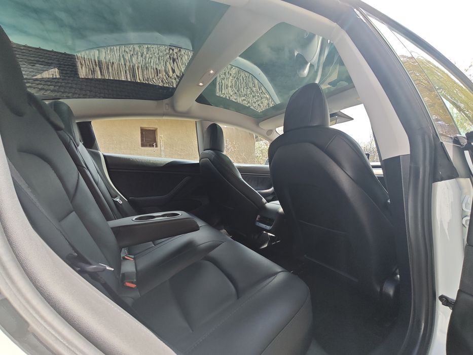 Tesla model 3 dual motor.