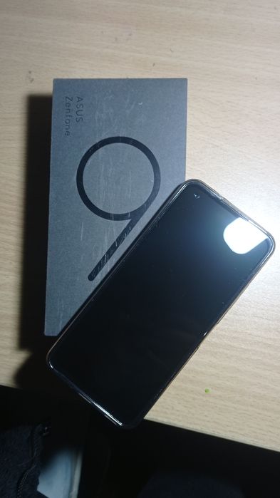 Продам zenfone 9
