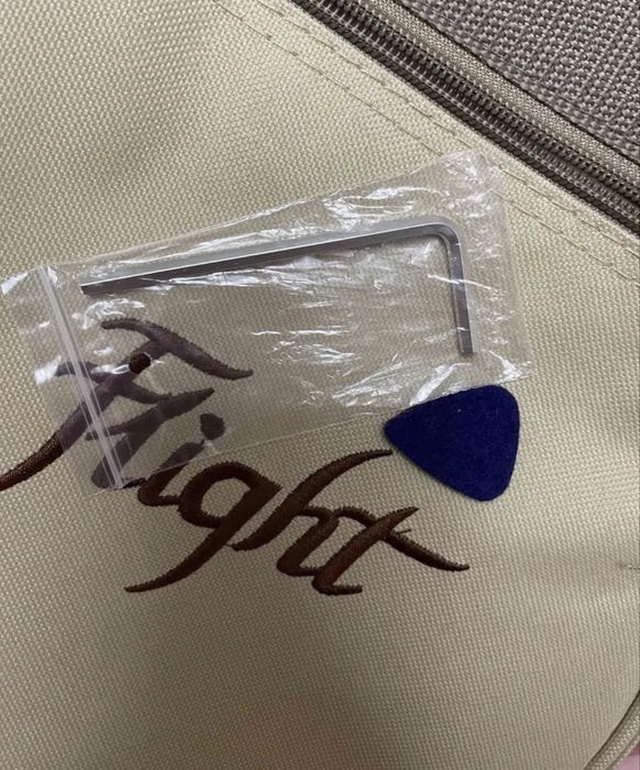 продам укулеле Flight