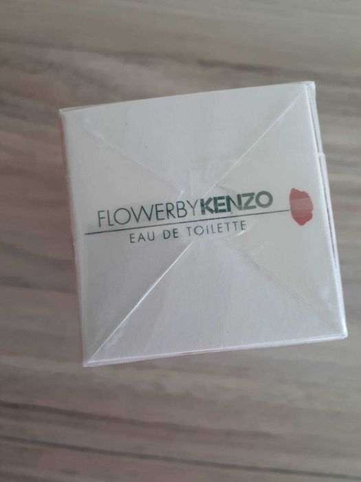 Оригинален нов неизползван френски парфюм  Flower by Kenzo  30 ml