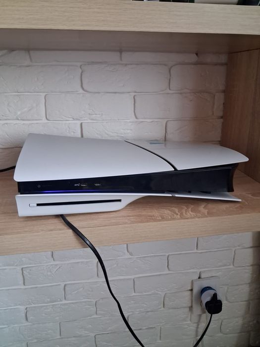 Продам Play station 5 slim 1 tb