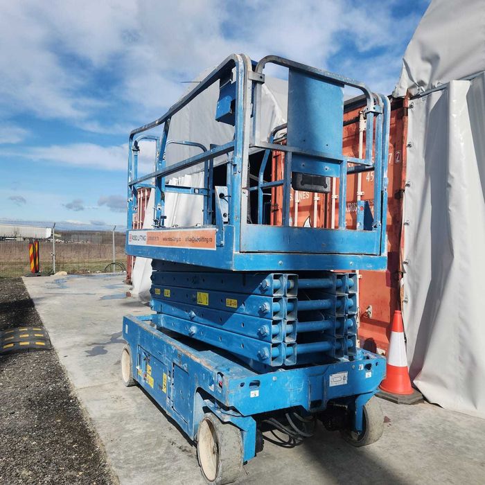 Nacela foarfeca Genie GS3246, 11,75m, 318kg, platforma deplasabila