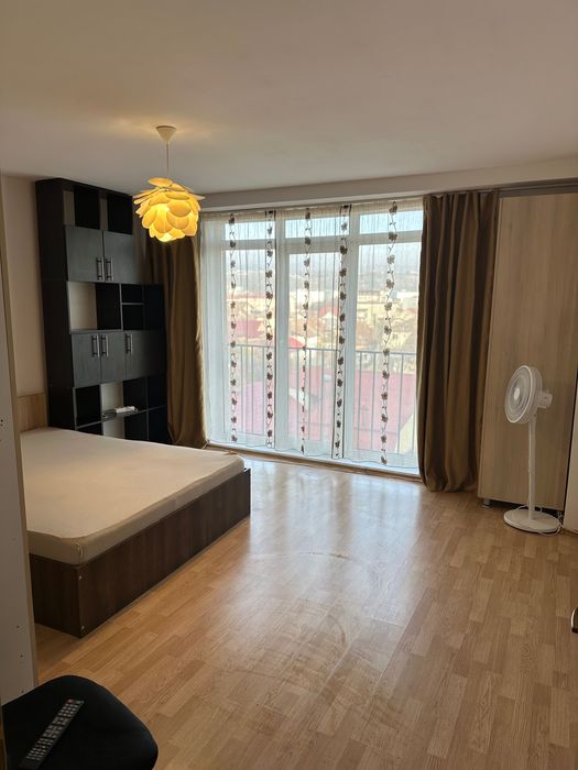 Dau în chirie apartament