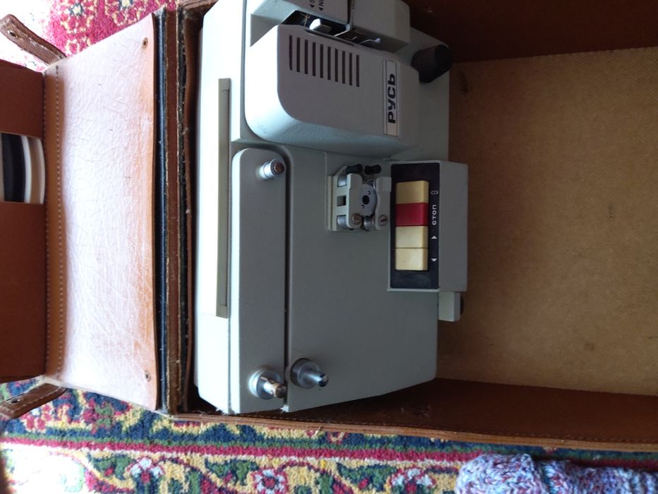 Кинопроектор "Украина-5".