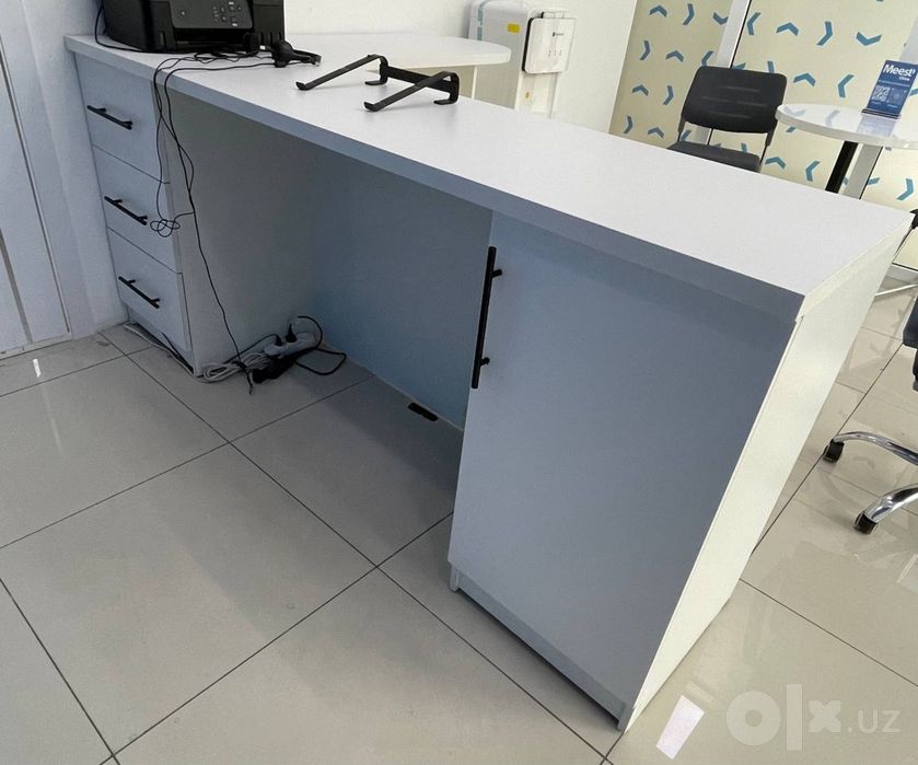 Офисный стол продается