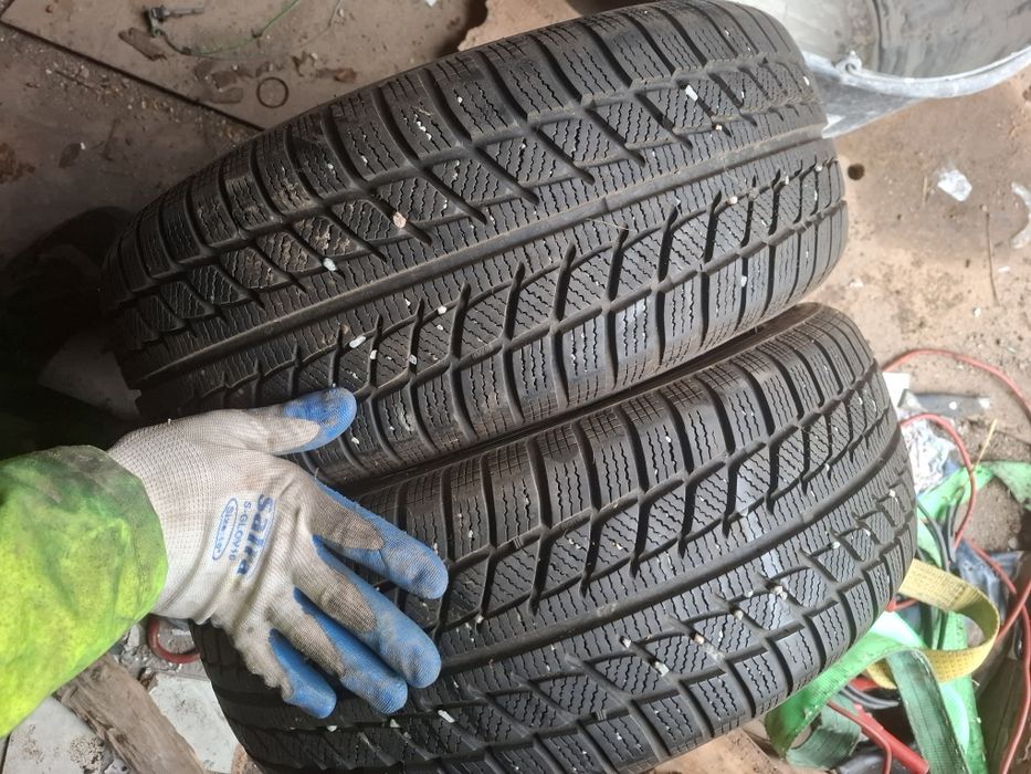 Vand 2 anvelope 195 50 16 ca noi de iarna dot 2020