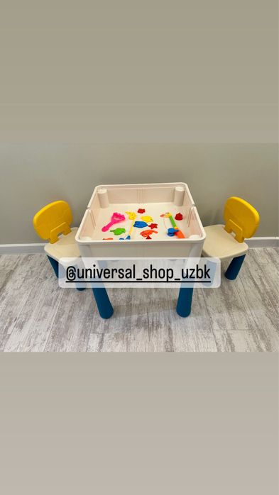 Стол лего 3в1. Столик имеет столешницу с двумя сторонами