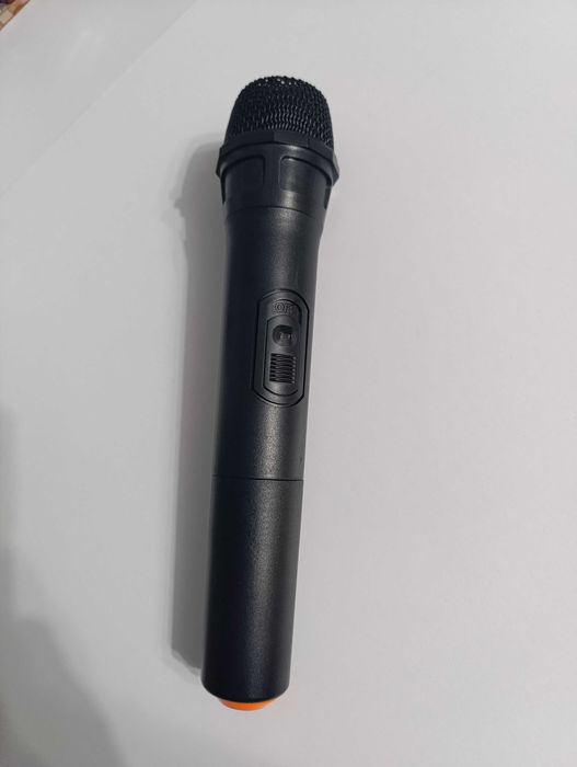 Блутут колонка с микрофон