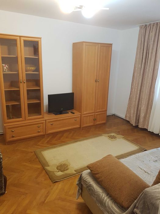 Apartament 3 camere de inchiriat Unirii
